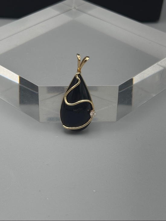 Jewelry - 14k Gold Teardrop Pendant with Diamond/Moissanite